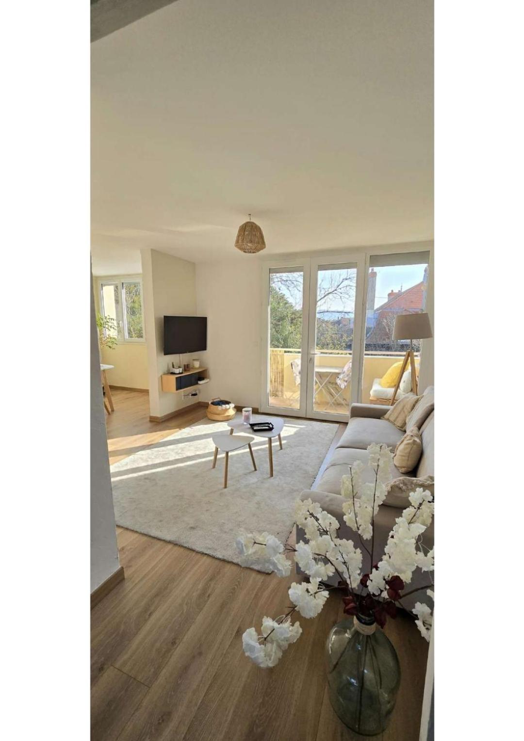 Appartamento Superbe T3 Cosy, Parking Gratuit + Balcon Riom Esterno foto