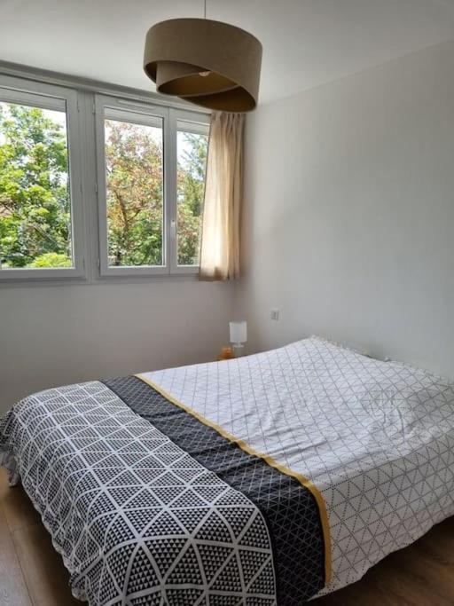 Appartamento Superbe T3 Cosy, Parking Gratuit + Balcon Riom Esterno foto