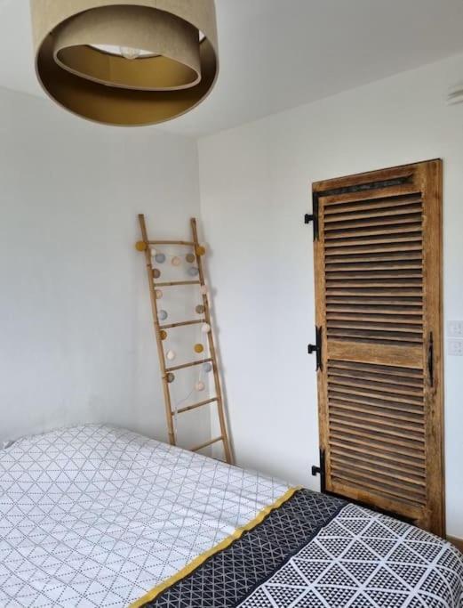 Appartamento Superbe T3 Cosy, Parking Gratuit + Balcon Riom Esterno foto